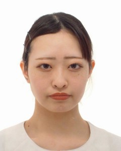 岩田なるみ　証明写真